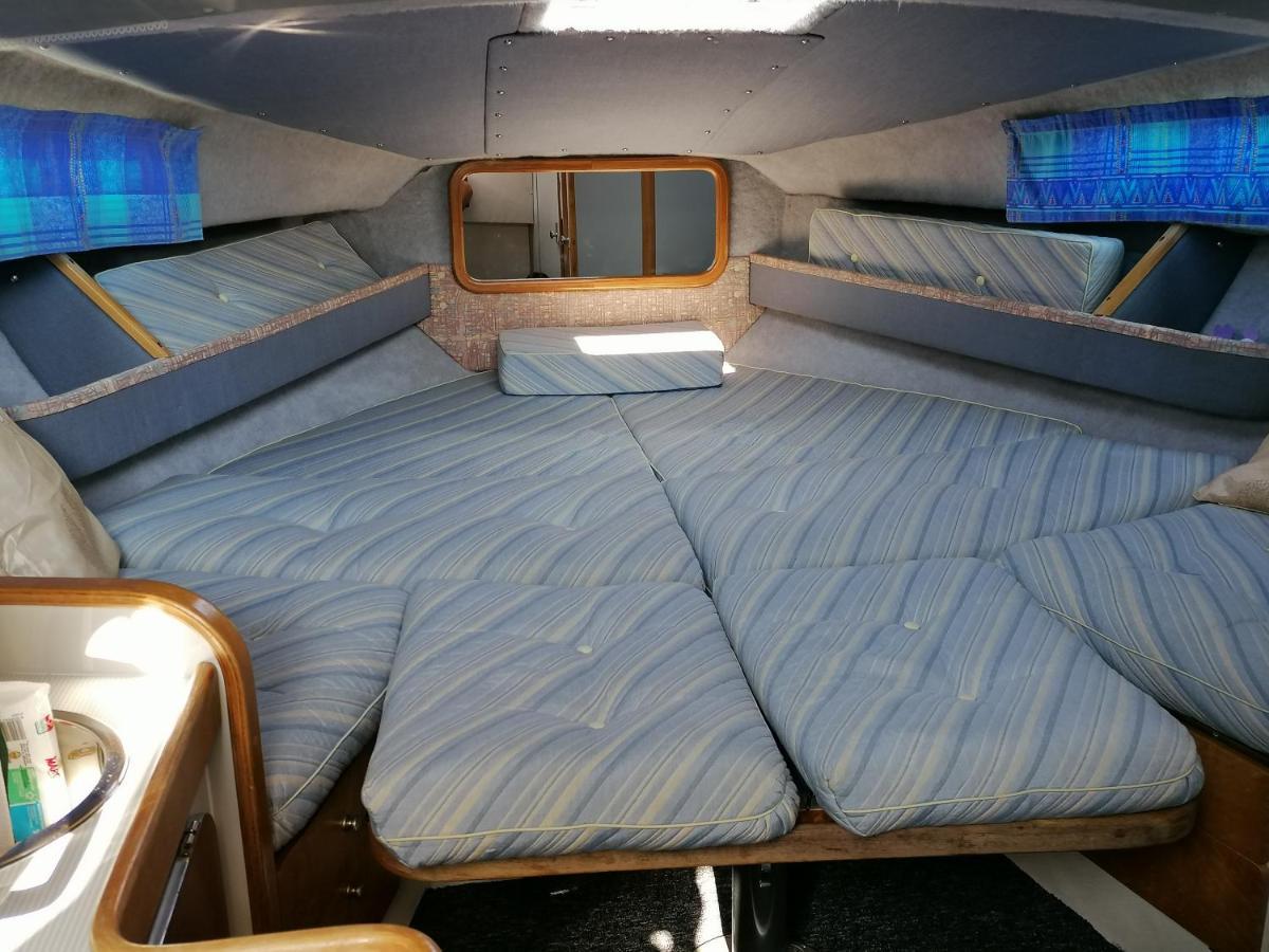 Séjour insolite sur un yacht. Bateau Hôtel à quai. La Rochelle  Extérieur photo