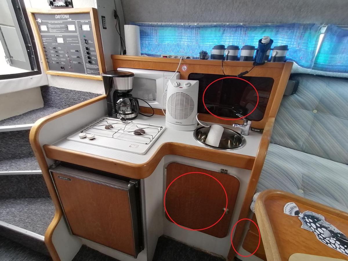 Séjour insolite sur un yacht. Bateau Hôtel à quai. La Rochelle  Extérieur photo