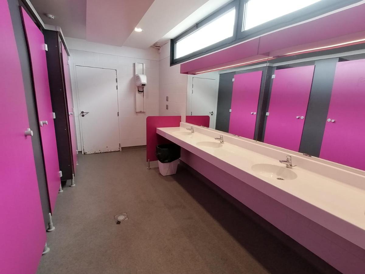 Séjour insolite sur un yacht. Bateau Hôtel à quai. La Rochelle  Extérieur photo