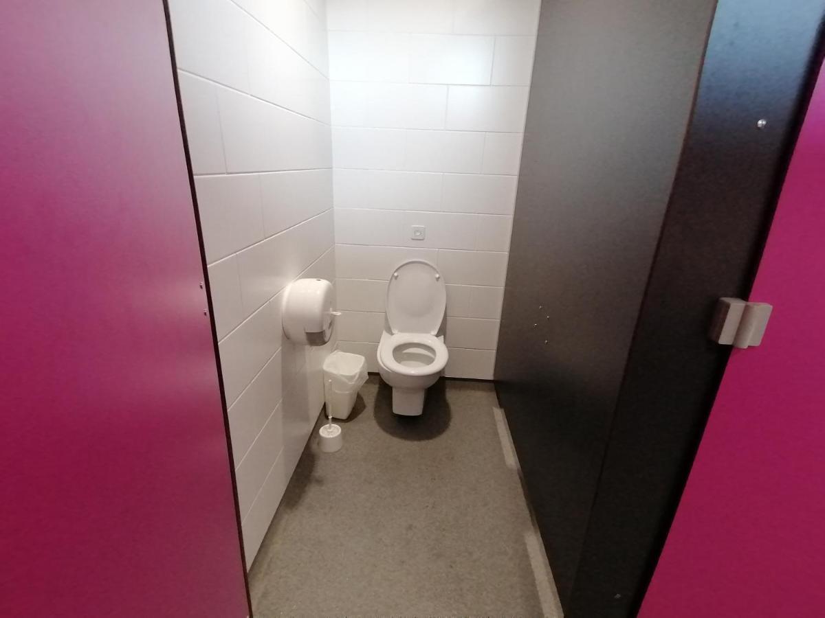 Séjour insolite sur un yacht. Bateau Hôtel à quai. La Rochelle  Extérieur photo